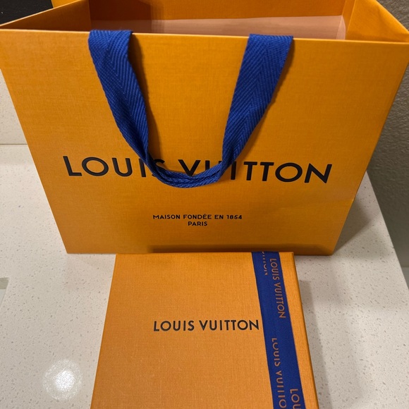 Louis Vuitton wallet - Picture 16 of 16